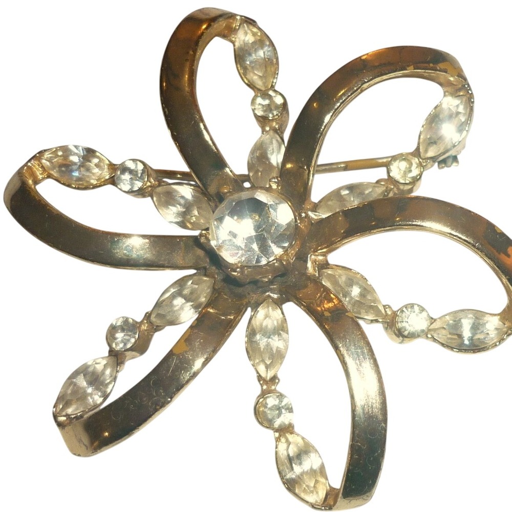 Vintage Gold Plated Ribbon Swirl Pinwheel Brooch Marquise Rhinestone Flower Pin